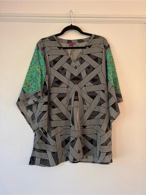 Save The Queen Black & Teal Geometric Print Tunic